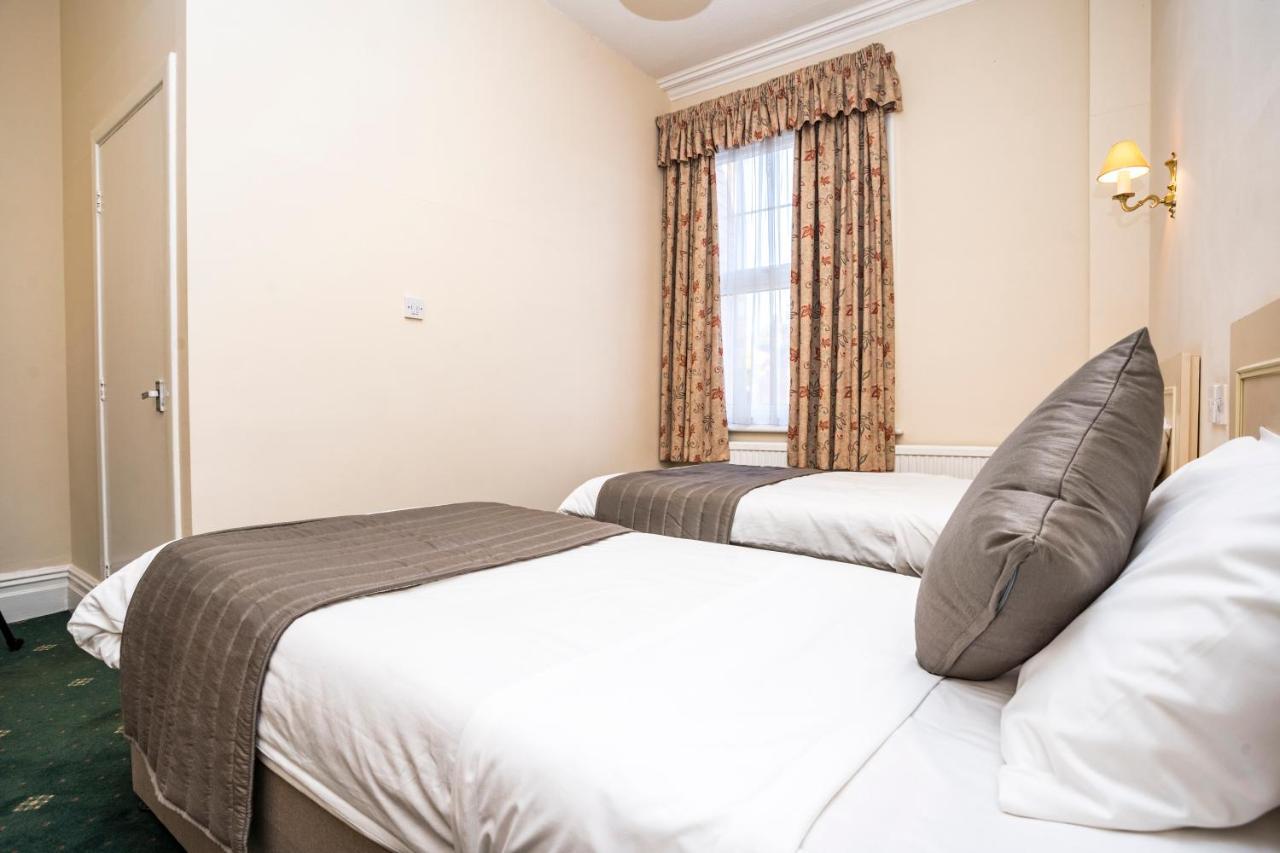 Hotel Borough Arms 2*